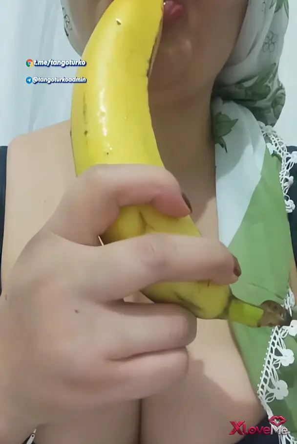 Bedava Porno — Türbanlı Eda ifşa Büyük memeli azgın hatun
