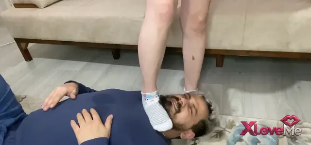 Sahibe Porno — Türk Mistress önce ayakalrıyla boğdu sonra koklattı — Keyifhane