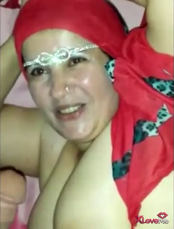 Türk Porno — Yaşlı Porno Teyzesi yaşındaki kadının ağzına verdi