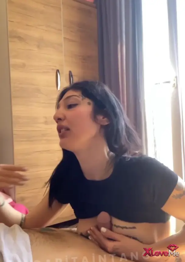 Sikiş Video — HD Sakso Yasmin büyük yarraklı müşterisine sakso çekti — Tango Yasmin