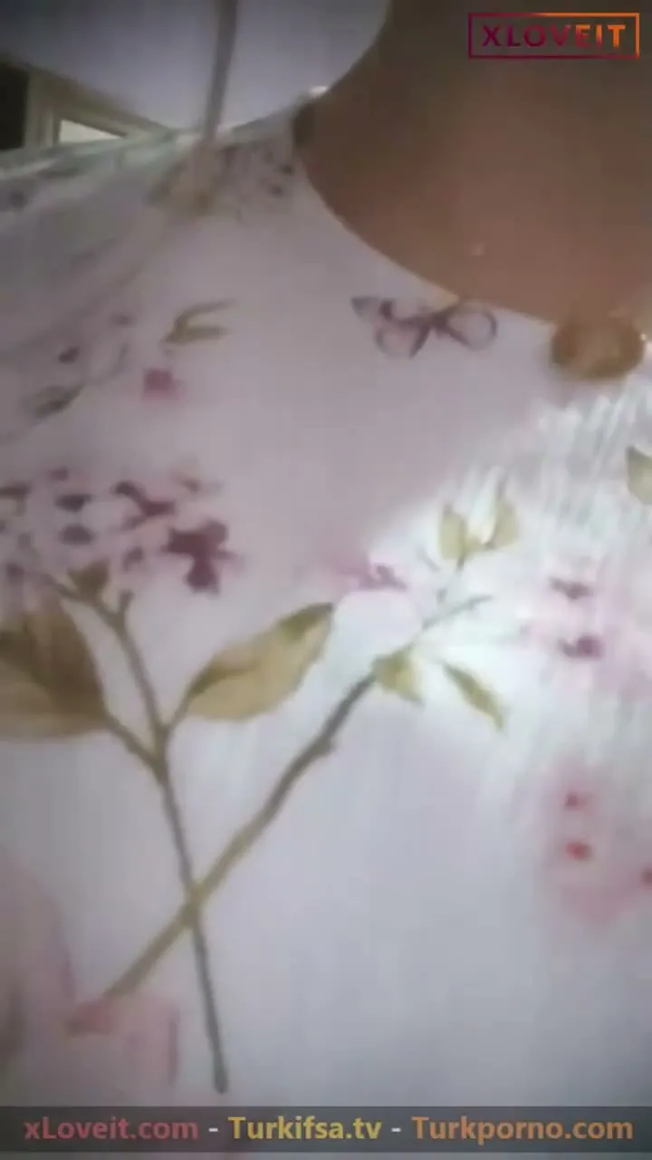Abla Kardeş ifşa Canlı yayında meme gösterdi — kardeş — Canlı Yayınlar