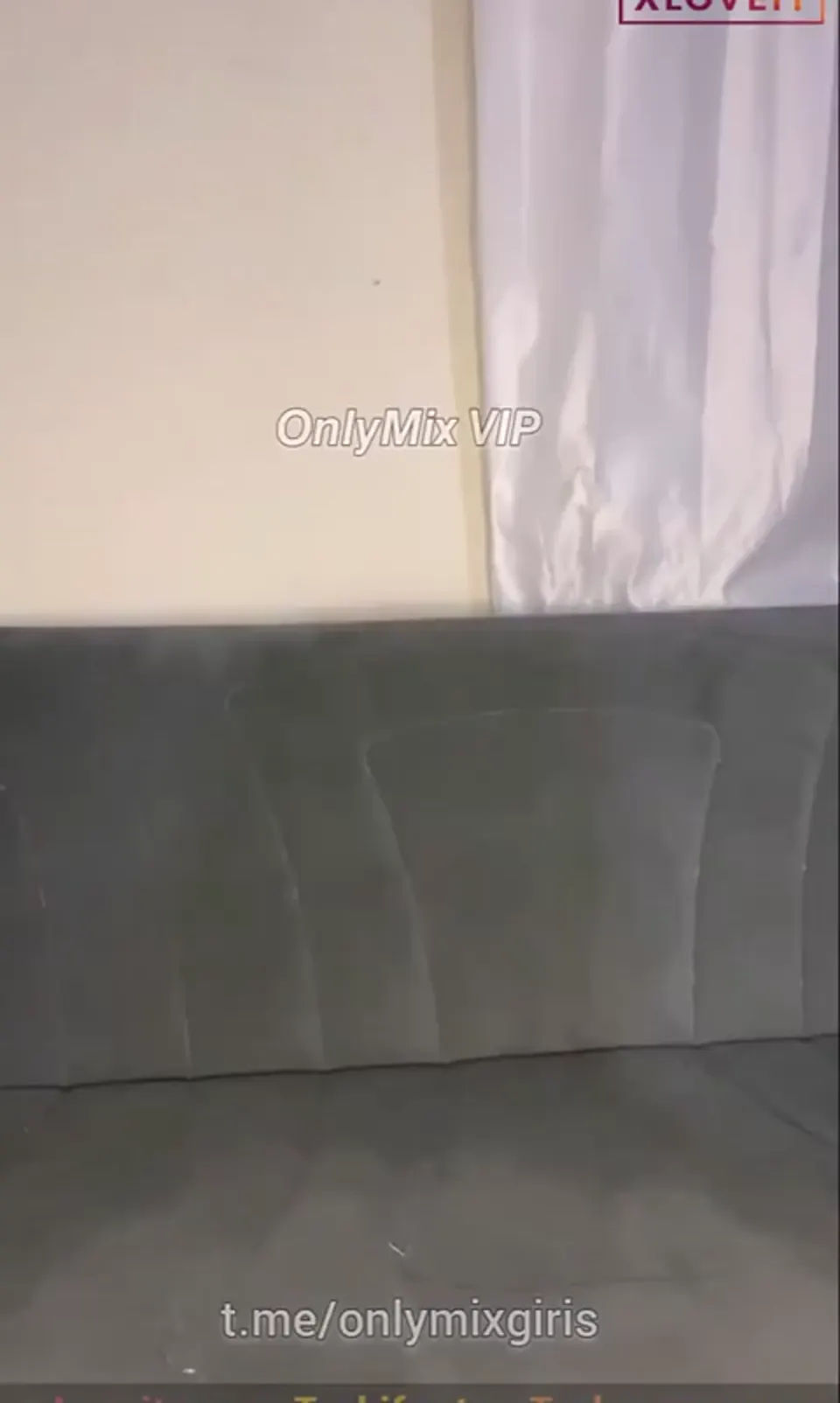 Eva ifşa Türk kız soyunup amcığını okşadı — Canlı Yayınlar