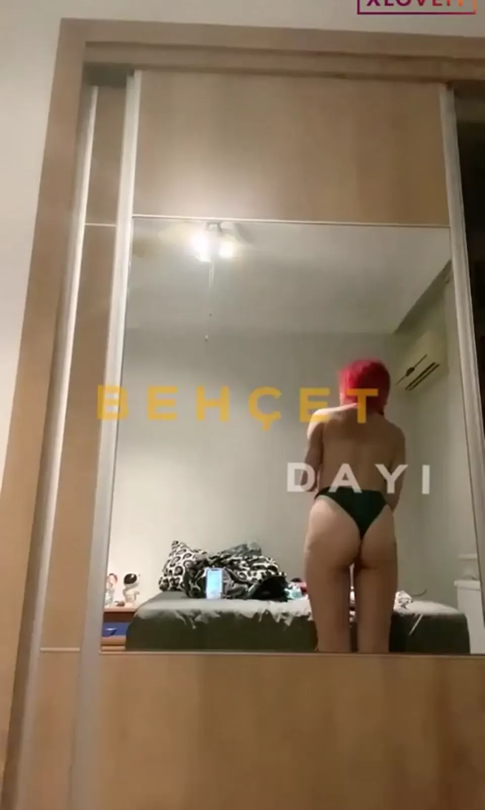 Lali ifşa Kızıl seksi kız aynadan meme avuçladı — Tango Lali — Canlı Yayınlar