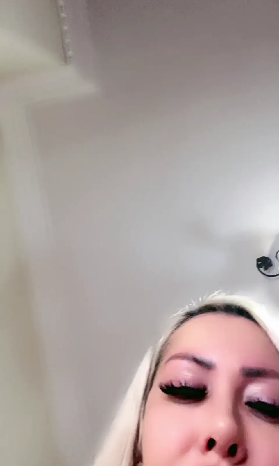 Paris Sins ifşa ilçin hanımdan nude yayın seyret — ilçin Karagöz — Canlı Yayınlar