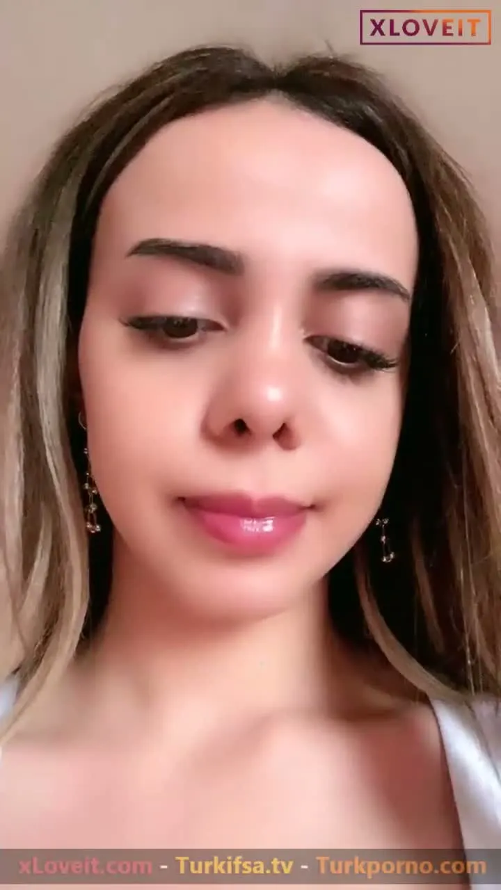 Tango Selin ifşa Çıtır kaşar kızdan ufak bir kalça show seyret — Tango Selin — Canlı Yayınlar